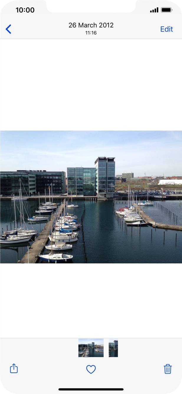 Press arrow left to return to the list of pictures and video clips.