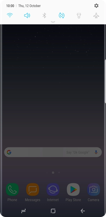 Press the flight mode icon to turn the function on or off. Press the flight mode icon to turn the function on or off.