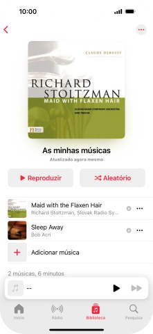 Vá até à categoria ou lista de reprodução pretendida e prima o ficheiro de música pretendido.