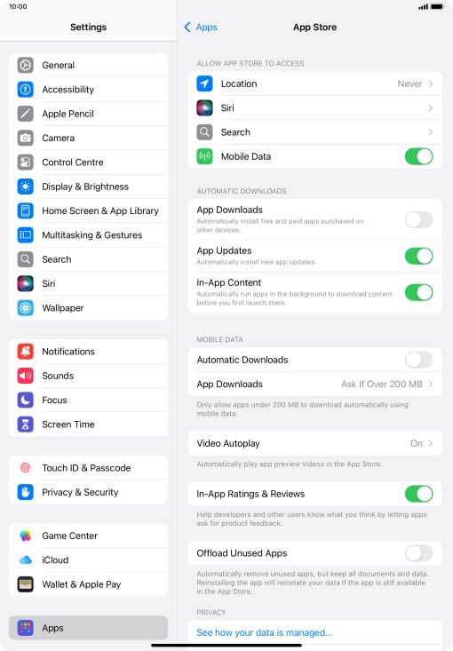 Press the indicator next to 'App Updates' to turn the function on or off. Press the indicator next to 'App Updates' to turn the function on or off.