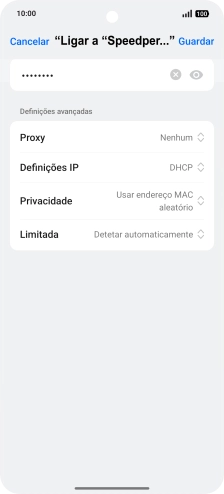 Introduza a password da rede Wi-Fi e prima Guardar.