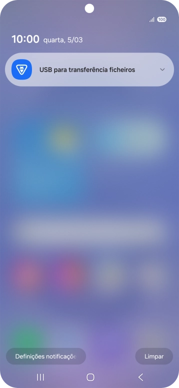 Prima a lista suspensa.