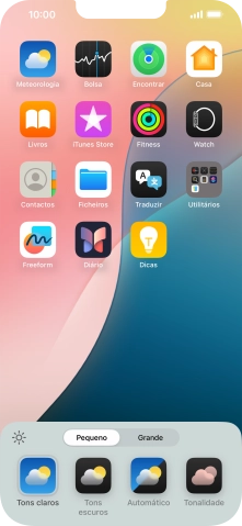 Prima as definições pretendidas para escolher o tamanho dos ícones de apps no ecrã inicial.
