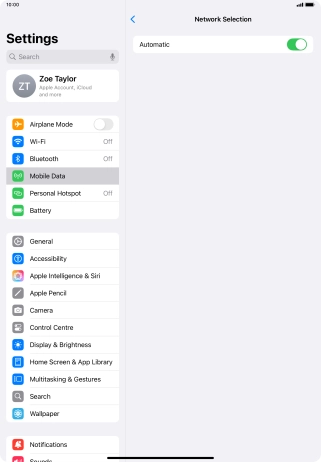 Press the indicator next to 'Automatic' to turn automatic network selection on or off.