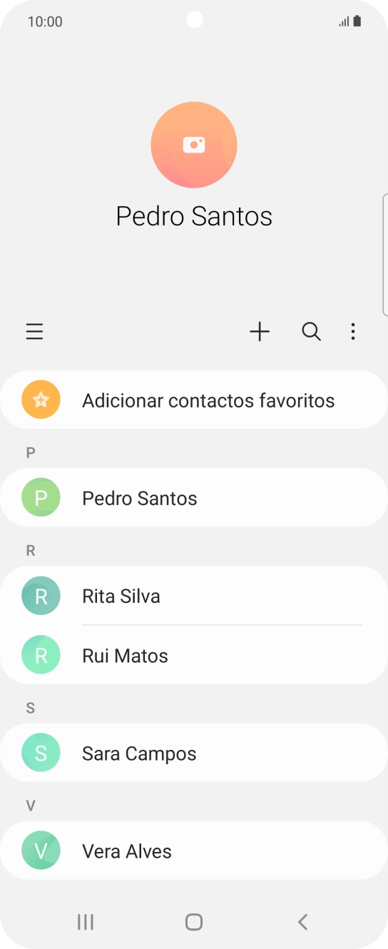 Prima o ícone de novo contacto.