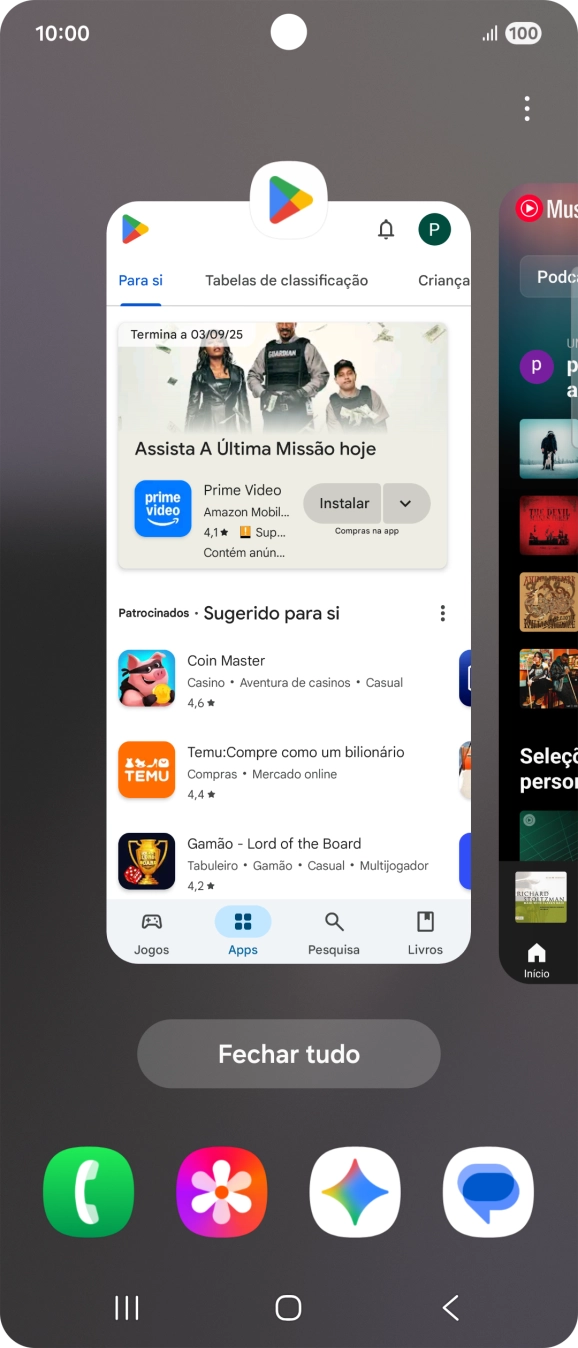 Para terminar uma aplicação em curso, deslize o dedo para cima na aplicação pretendida.