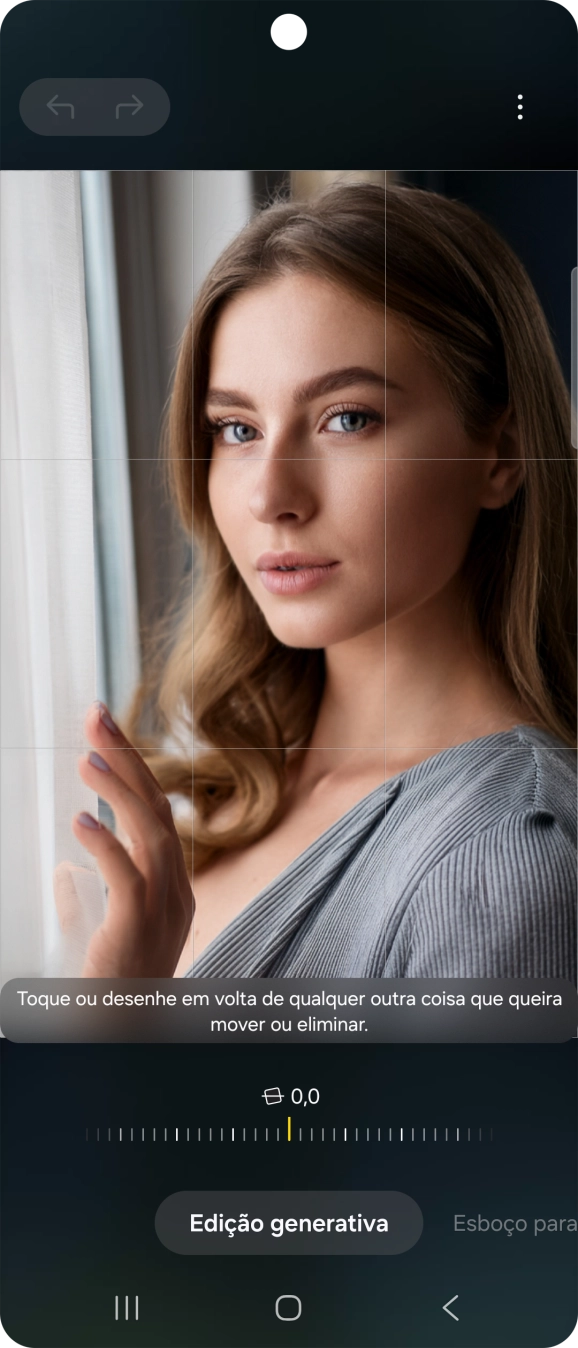 Para alterar a dimensão, remover ou mover objetos na sua imagem, prima Edição generativa.