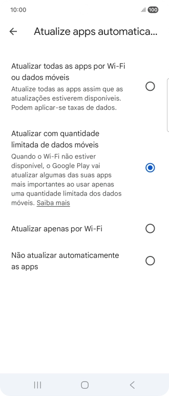 Para ativar a atualização automática de apps via redes móveis, prima Atualizar todas as apps por Wi-Fi ou dados móveis.