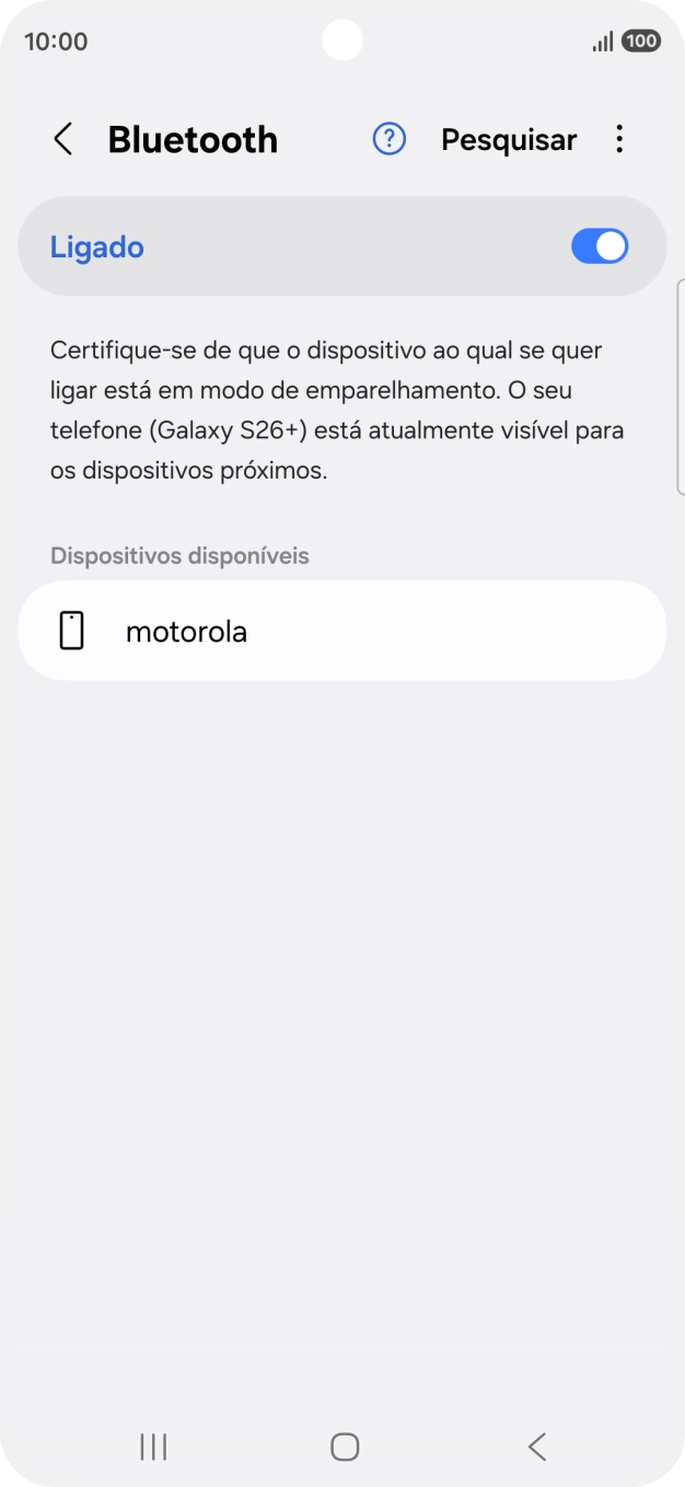 Prima o dispositivo Bluetooth pretendido e siga as indicações no ecrã para emparelhar o dispositivo pretendido com o telefone.