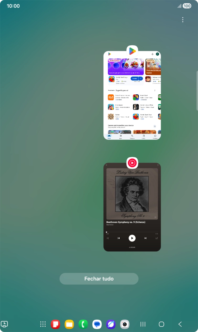 Para terminar uma aplicação em curso, deslize o dedo para cima na aplicação pretendida.