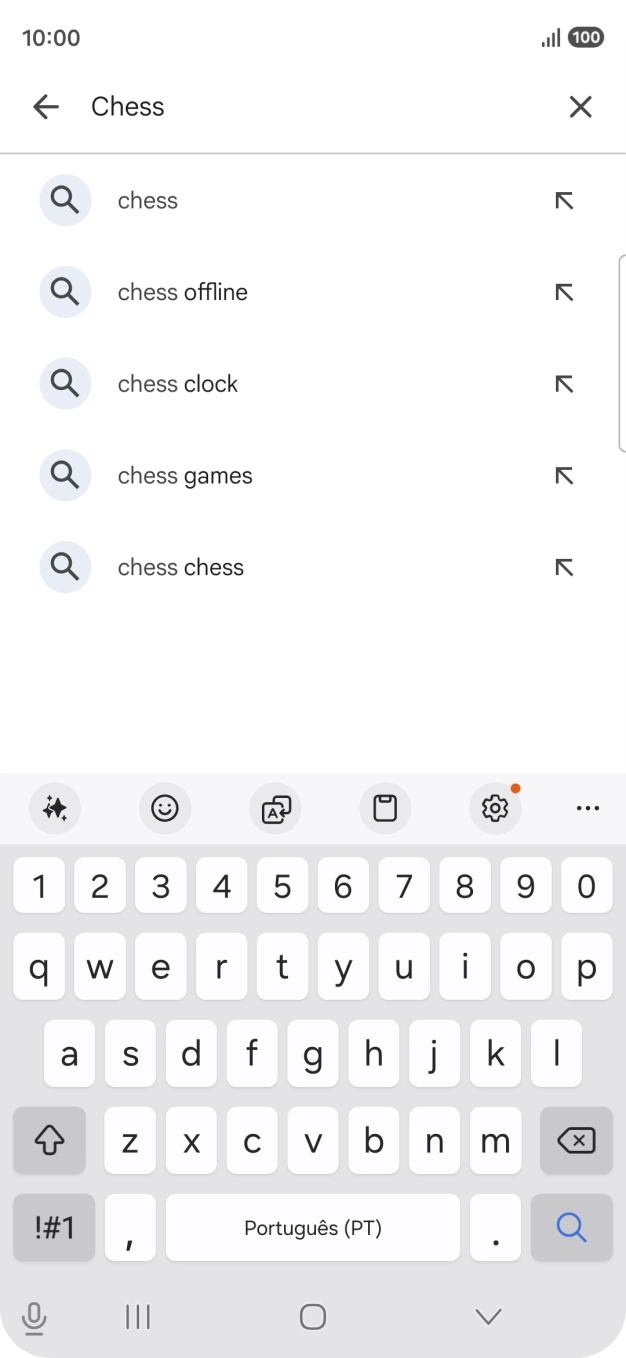Introduza o nome ou categoria da app pretendida e prima o ícone para pesquisar.