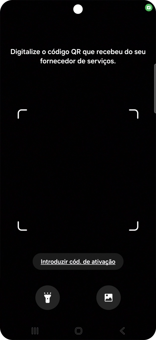 Para scanear o código QR enviado enquadre-o na moldura da câmara do telefone.