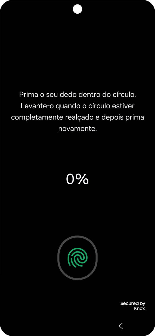 Siga as indicações no ecrã para definir a impressão digital como código de bloqueio.