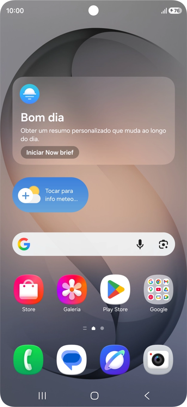 Quando o ícone de bateria em carregamento for mostrado no ecrã, a bateria está em carregamento.