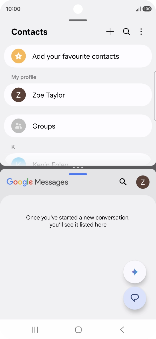 The applications are now shown in split screen view and you can use both applications at the same time. The applications are now shown in split screen view and you can use both applications at the same time.