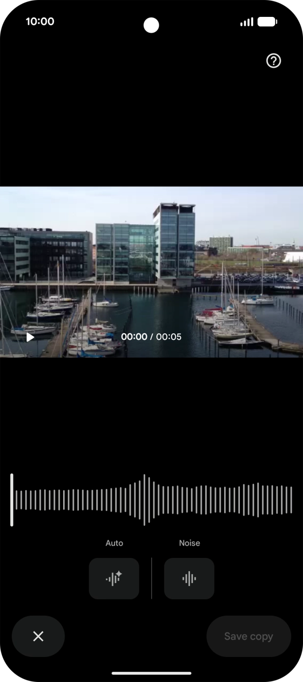 Press Auto to automatically enhance the sound in the video. Press Auto to automatically enhance the sound in the video.