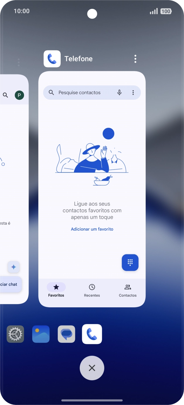 Para terminar uma aplicação em curso, deslize o dedo para cima na aplicação pretendida.