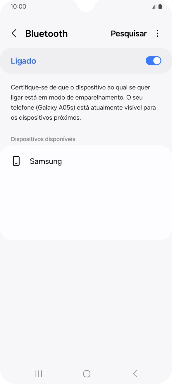 Prima o dispositivo Bluetooth pretendido e siga as indicações no ecrã para emparelhar o dispositivo pretendido com o telefone.