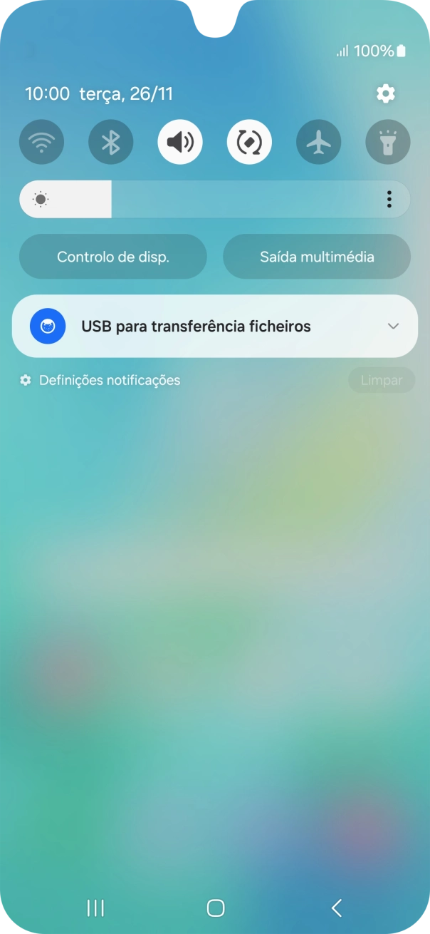 Prima a lista suspensa.
