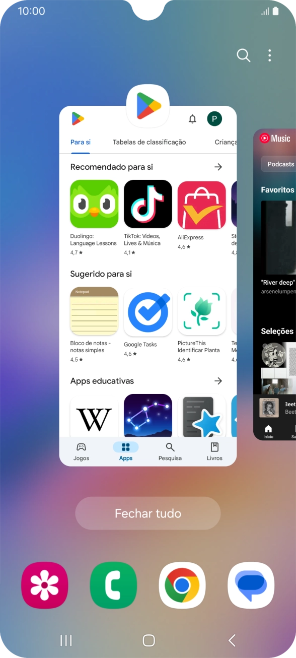 Para terminar uma aplicação em curso, deslize o dedo para cima na aplicação pretendida.