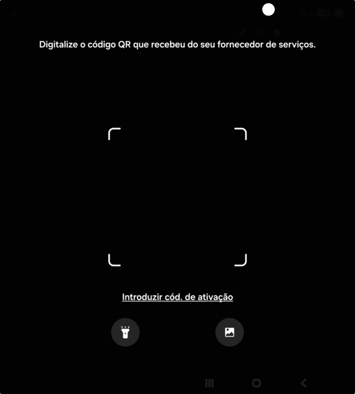 Para scanear o código QR enviado enquadre-o na moldura da câmara do telefone.