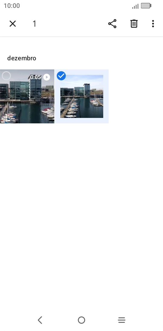 Prima as imagens ou vídeos pretendidos para os marcar.