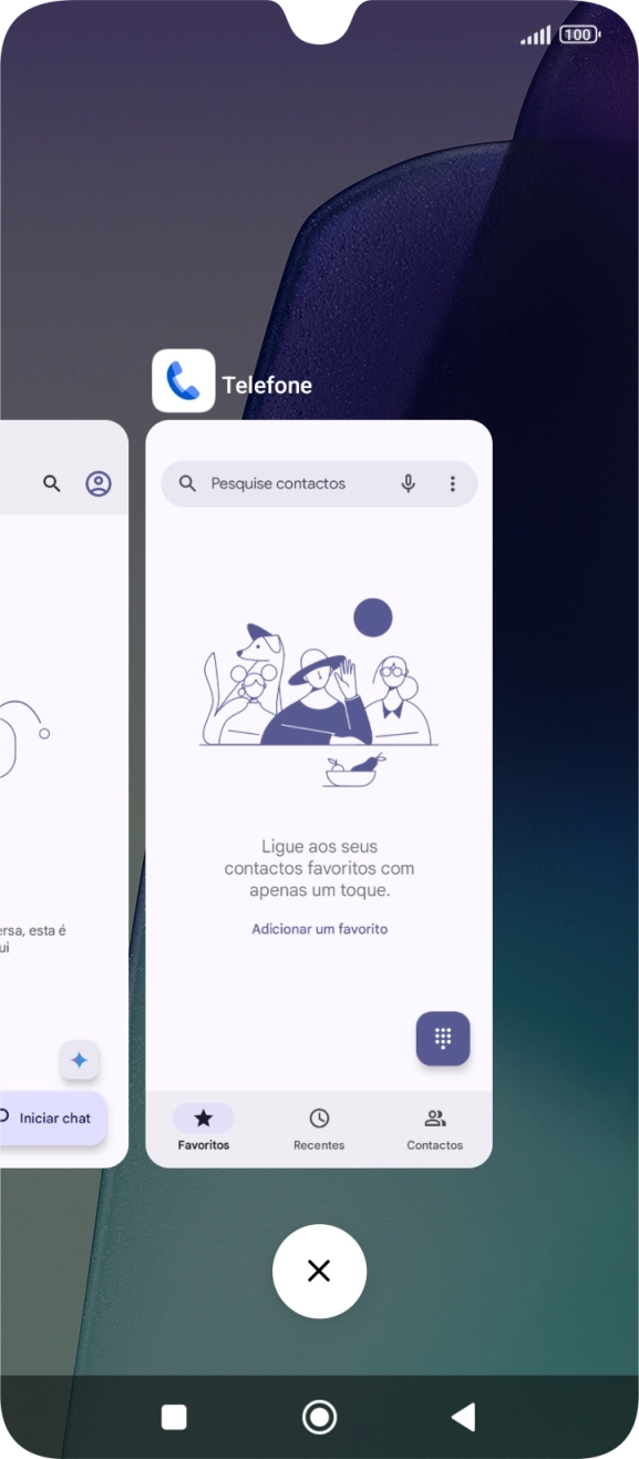 Para terminar uma aplicação em curso, deslize o dedo para cima na aplicação pretendida.