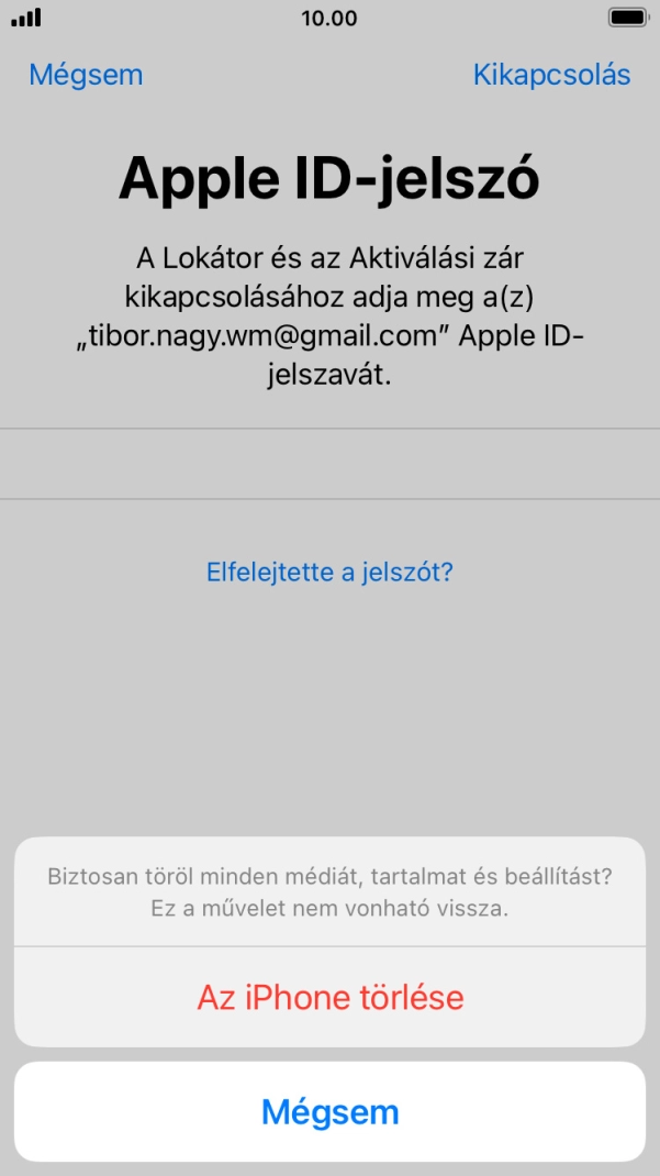 Írd be az Apple ID-hoz tartózó jelszót, és válaszd Az iPhone törlése lehetőséget. Várj egy kicsit, amíg a telefon visszaállítja a gyári beállításokat. A telefon konfigurálásához és ahhoz, hogy üzemkész állapotba hozd, kövesd a képernyőn megjelenő utasításokat.