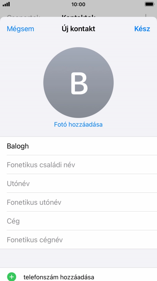 Kattints az Utónév mezőre, és írd be a kívánt utónevet.