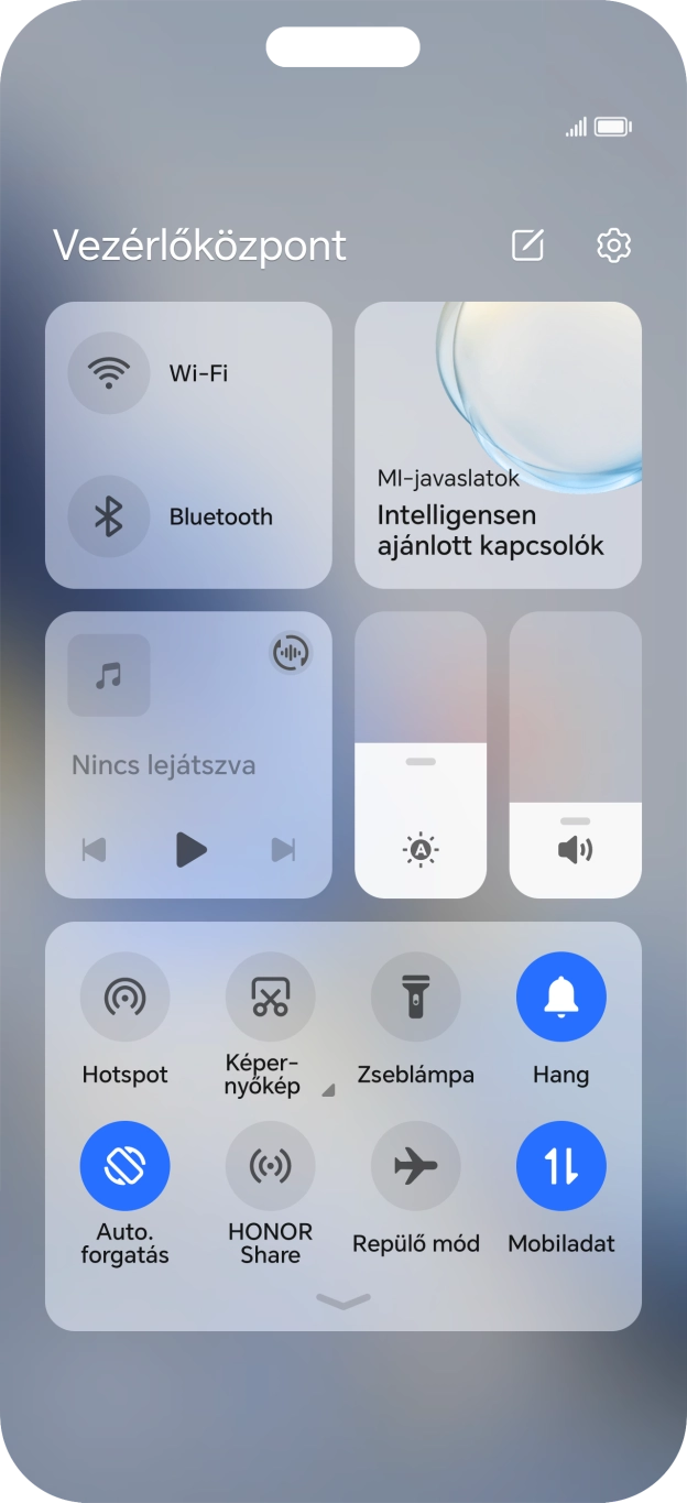 Kattints az adatkapcsolatok ikonra a funkció be- vagy kikapcsolásához. Kattints az adatkapcsolatok ikonra a funkció be- vagy kikapcsolásához.