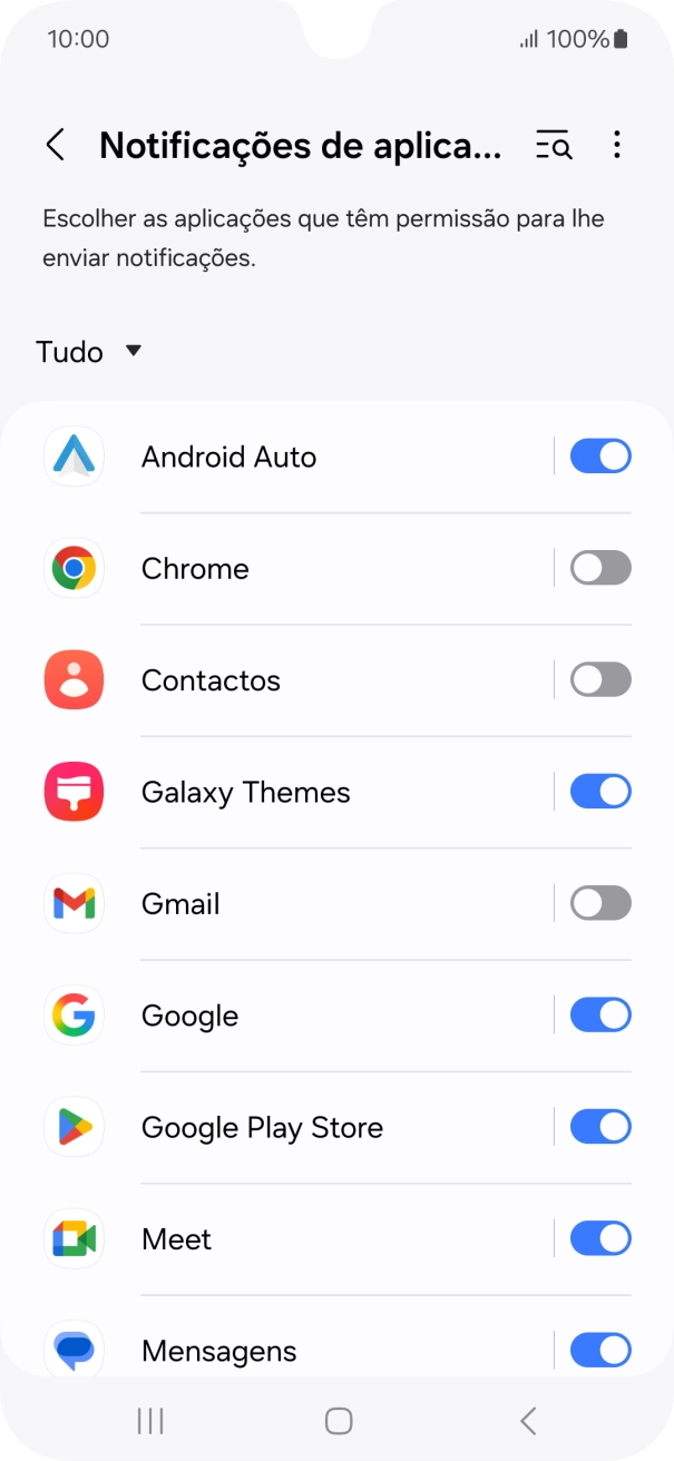 Prima a lista suspensa.