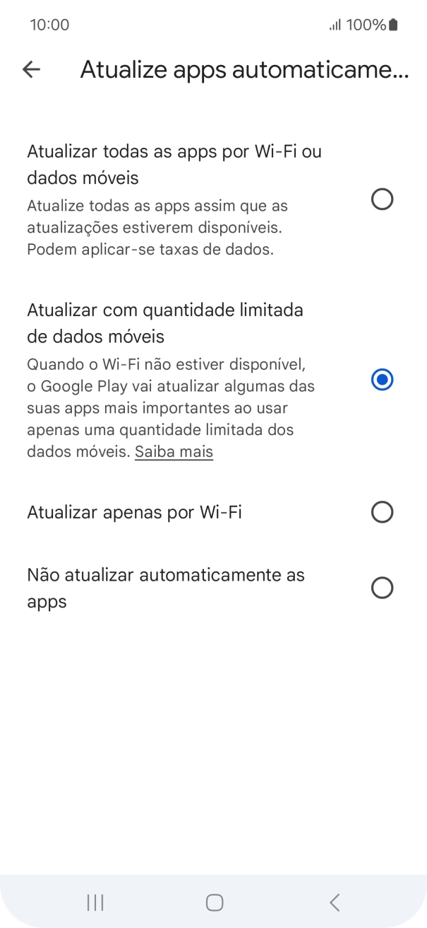 Para ativar a atualização automática de apps via redes móveis, prima Atualizar todas as apps por Wi-Fi ou dados móveis.