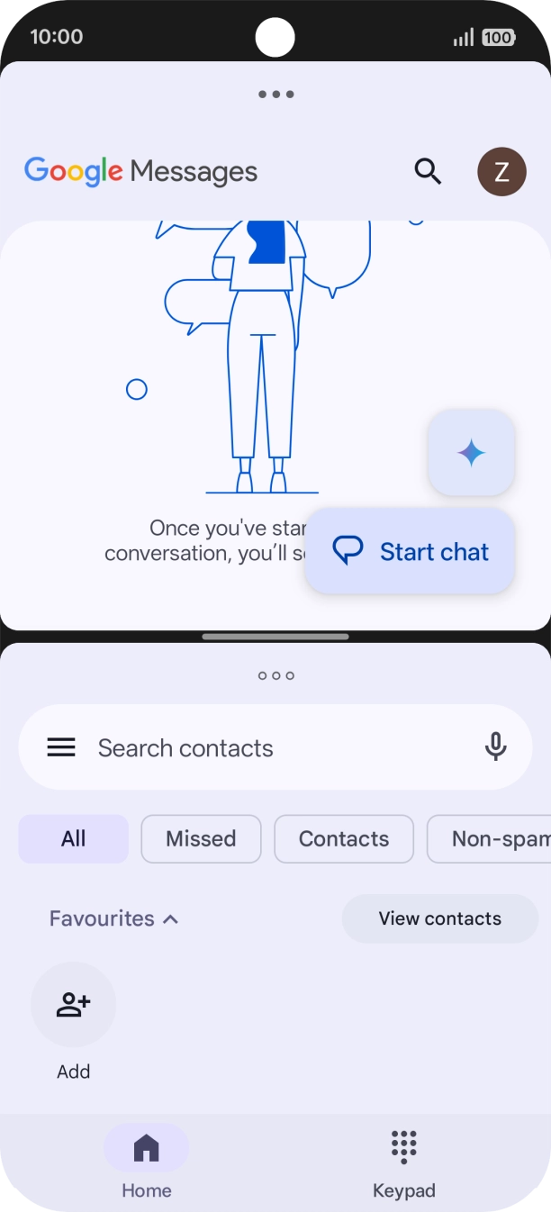 The applications are now shown in split screen view and you can use both applications at the same time. The applications are now shown in split screen view and you can use both applications at the same time.