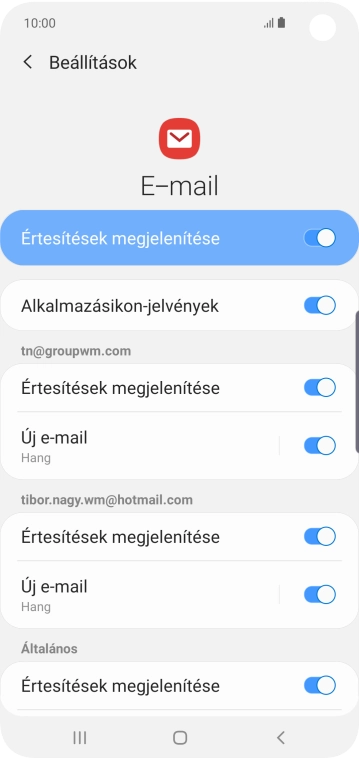 Kattints a kiválasztott e-mail-fiók alatt az „Értesítések megjelenítése” melletti csúszkára a funkció be- vagy kikapcsolásához.