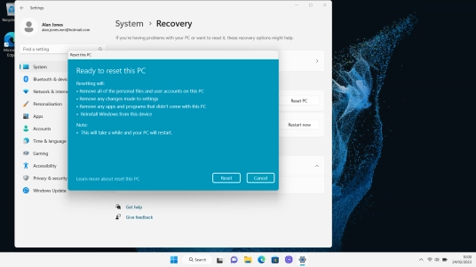 Click Reset. Wait while the factory default settings are restored. Follow the instructions on the screen to set up your laptop and prepare it for use.