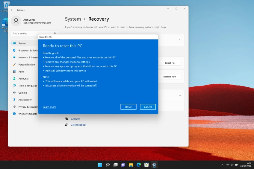 Click Reset. Wait while the factory default settings are restored. Follow the instructions on the screen to set up your laptop and prepare it for use.