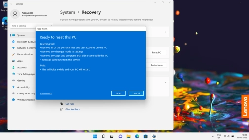 Click Reset. Wait while the factory default settings are restored. Follow the instructions on the screen to set up your laptop and prepare it for use.