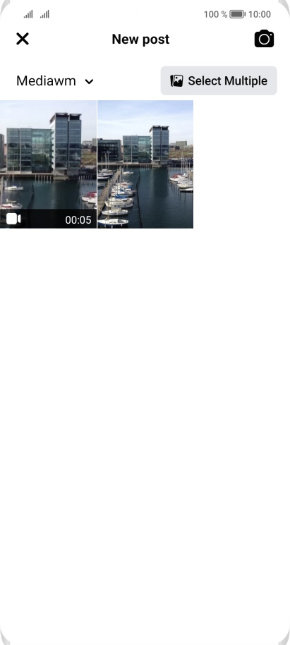 Press the required picture or video clip. Press the required picture or video clip.