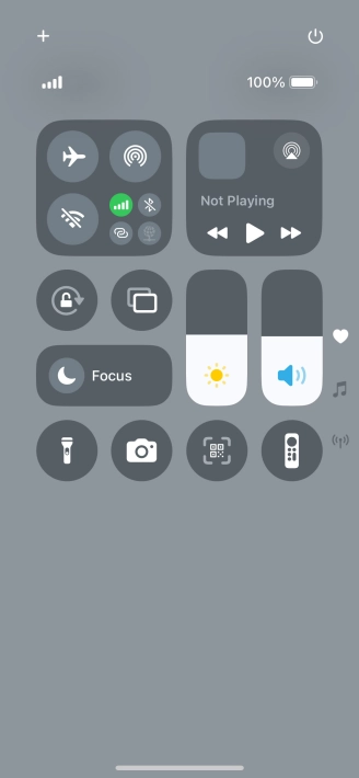 Press the flight mode icon to turn the function on or off. Press the flight mode icon to turn the function on or off.