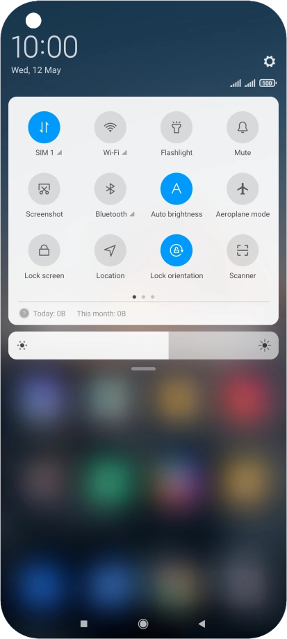 Press the Wi-Fi icon to turn the function on or off.