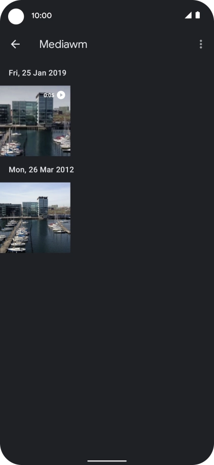 Press the required picture or video clip. Press the required picture or video clip.
