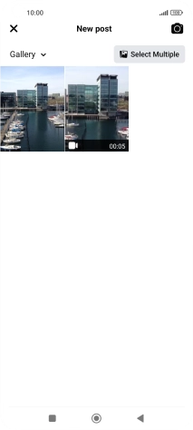 Press the required picture or video clip. Press the required picture or video clip.