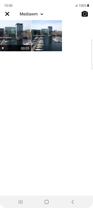 Press the required picture or video clip. Press the required picture or video clip.