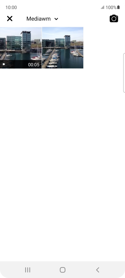 Press the required picture or video clip. Press the required picture or video clip.