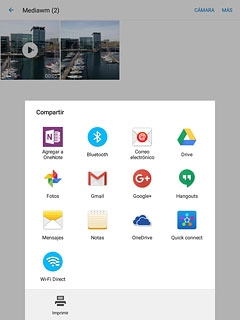 Pulsa Bluetooth.La tablet busca ahora los dispositivos disponibles y después de unos instantes aparece una lista de los dispositivos Bluetooth que hay al alcance.