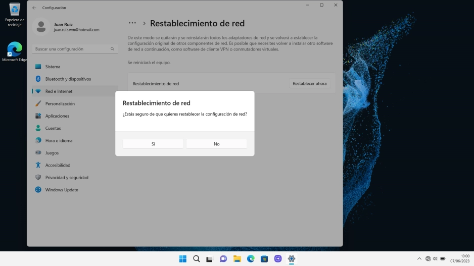 Haz clic en Sí para restablecer los ajustes de red. Reinicia el ordenador y a continuación vuelve a establecer conexión con una red móvil o una red wifi.