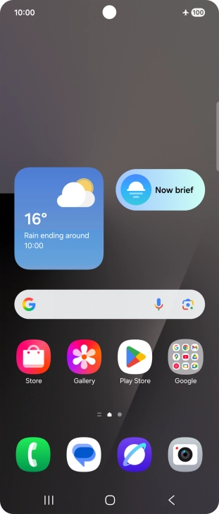 The flight mode icon shows that flight mode is turned on.