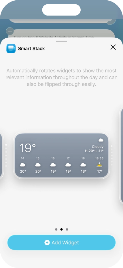 Slide your finger right or left on the screen to select the required widget size.