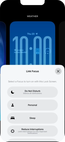Press the required focus mode.