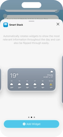 Slide your finger right or left on the screen to select the required widget size.